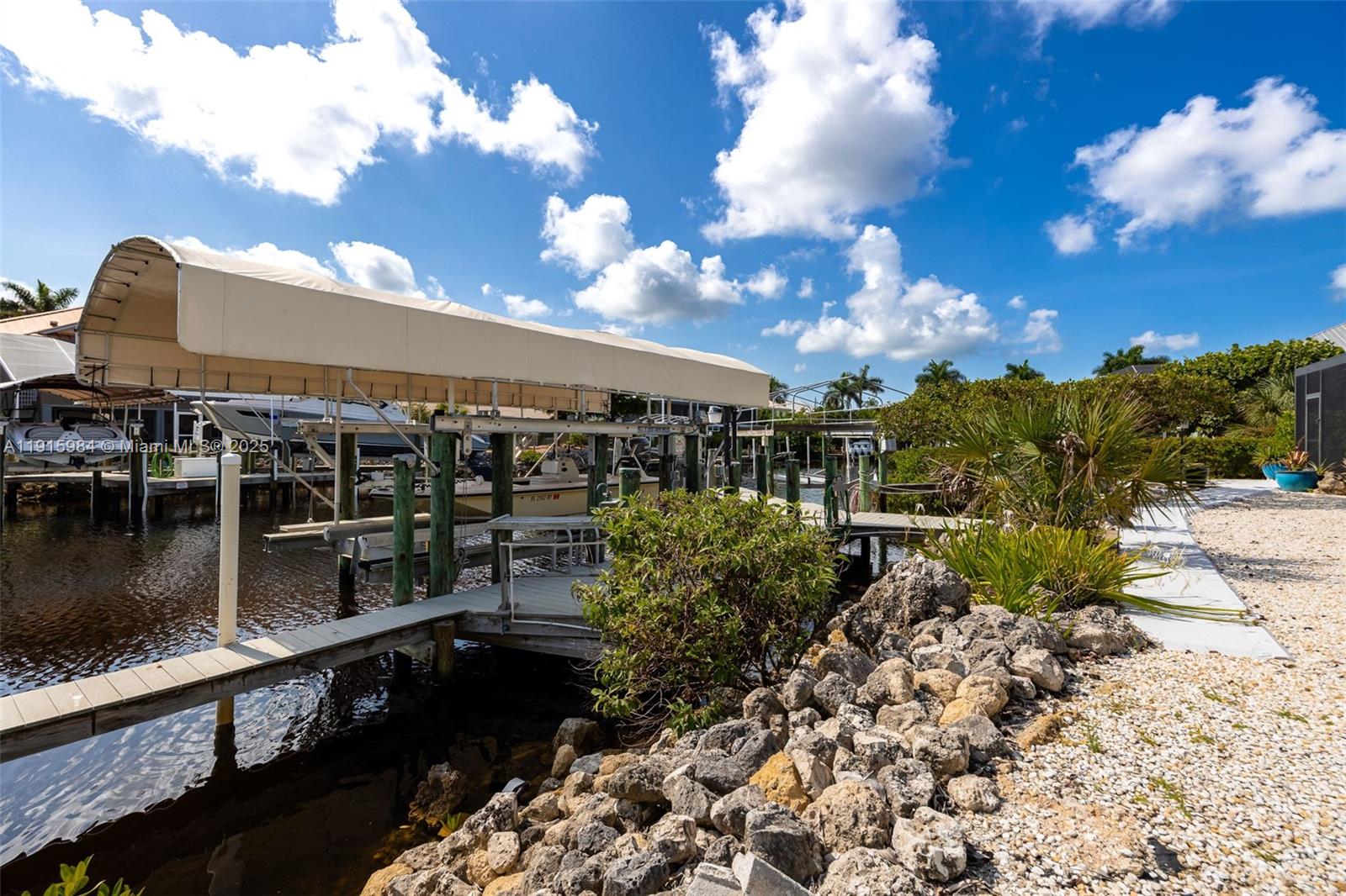 PALM ISLES - Residential