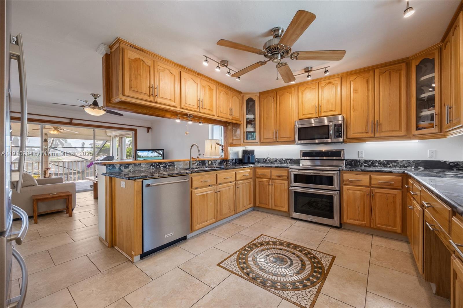 PALM ISLES - Residential