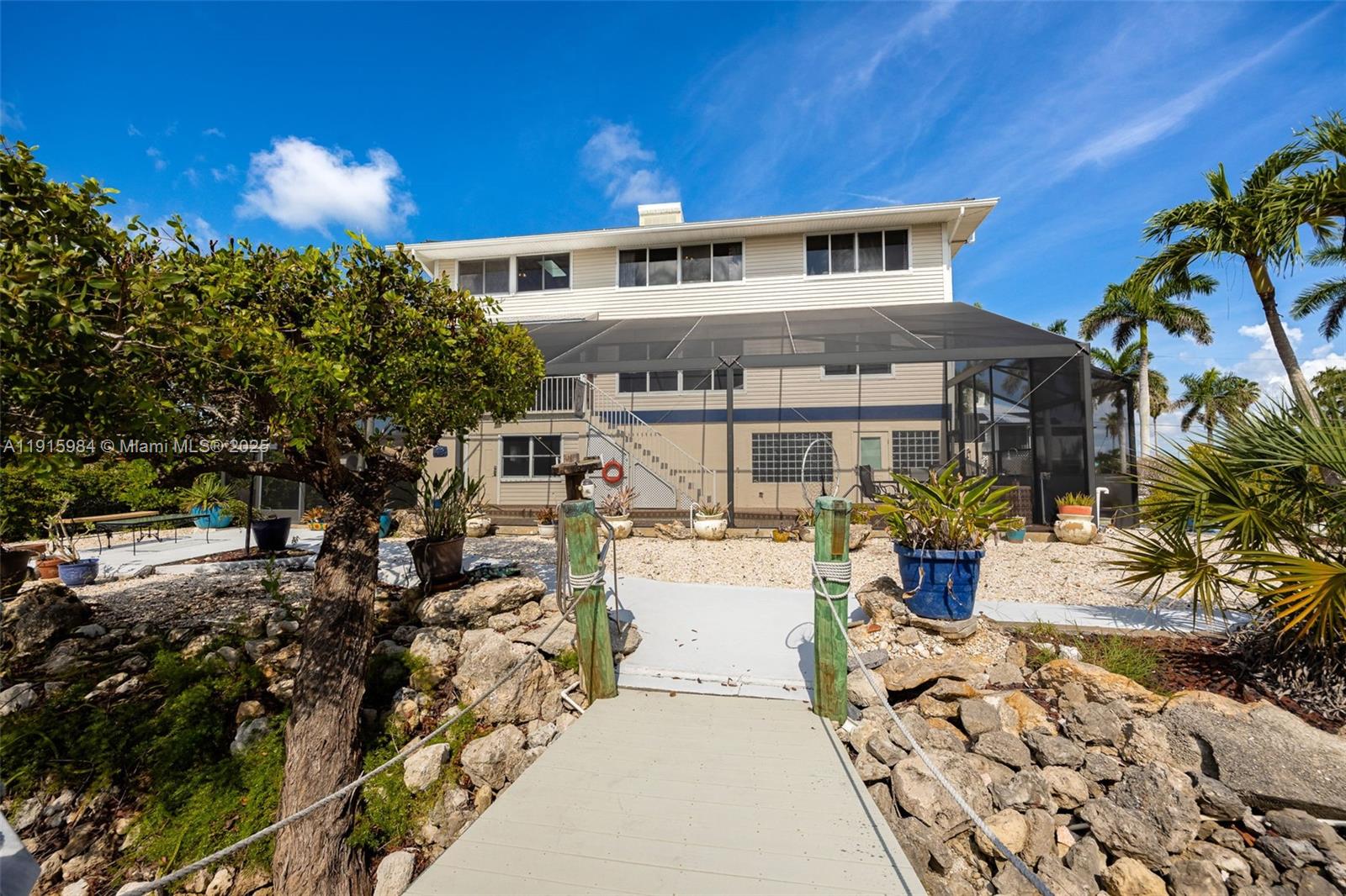 PALM ISLES - Residential