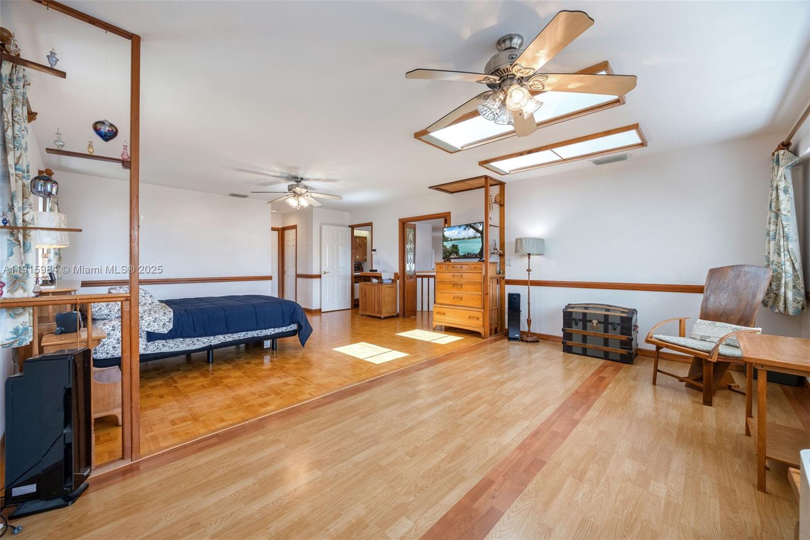 PALM ISLES - Residential