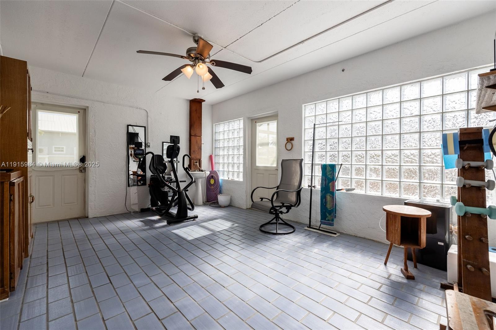 PALM ISLES - Residential