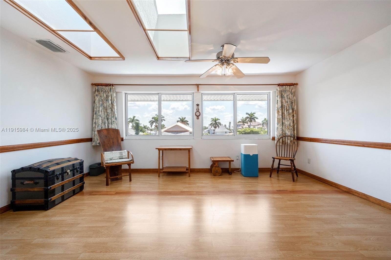 PALM ISLES - Residential