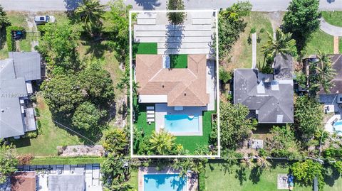 10801 Peachtree Dr Miami FL 33161