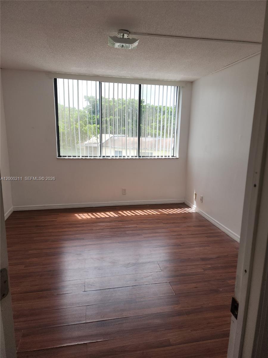 INVERRARY GARDENS CONDO I - Residential Lease