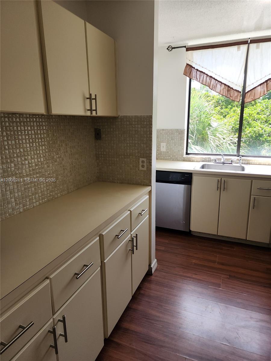 INVERRARY GARDENS CONDO I - Residential Lease