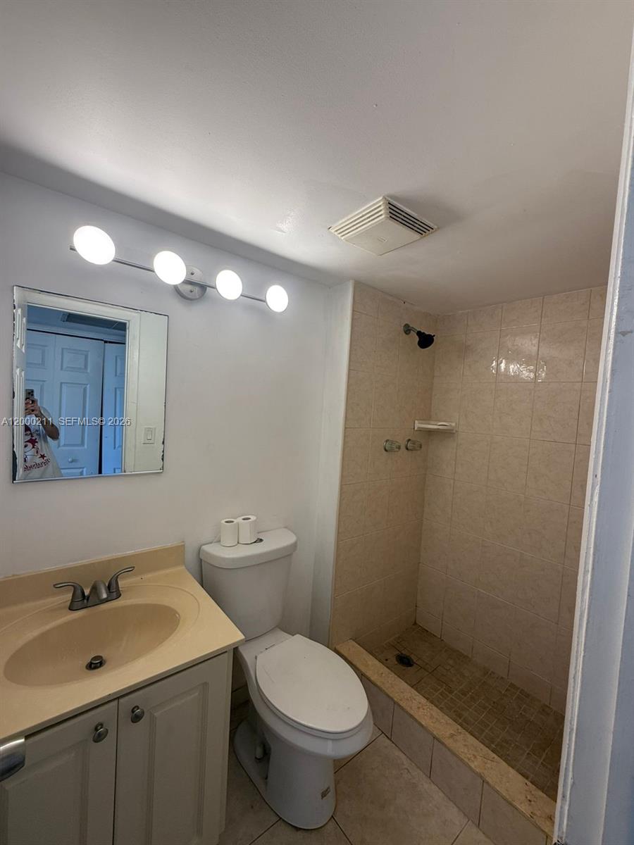 INVERRARY GARDENS CONDO I - Residential Lease