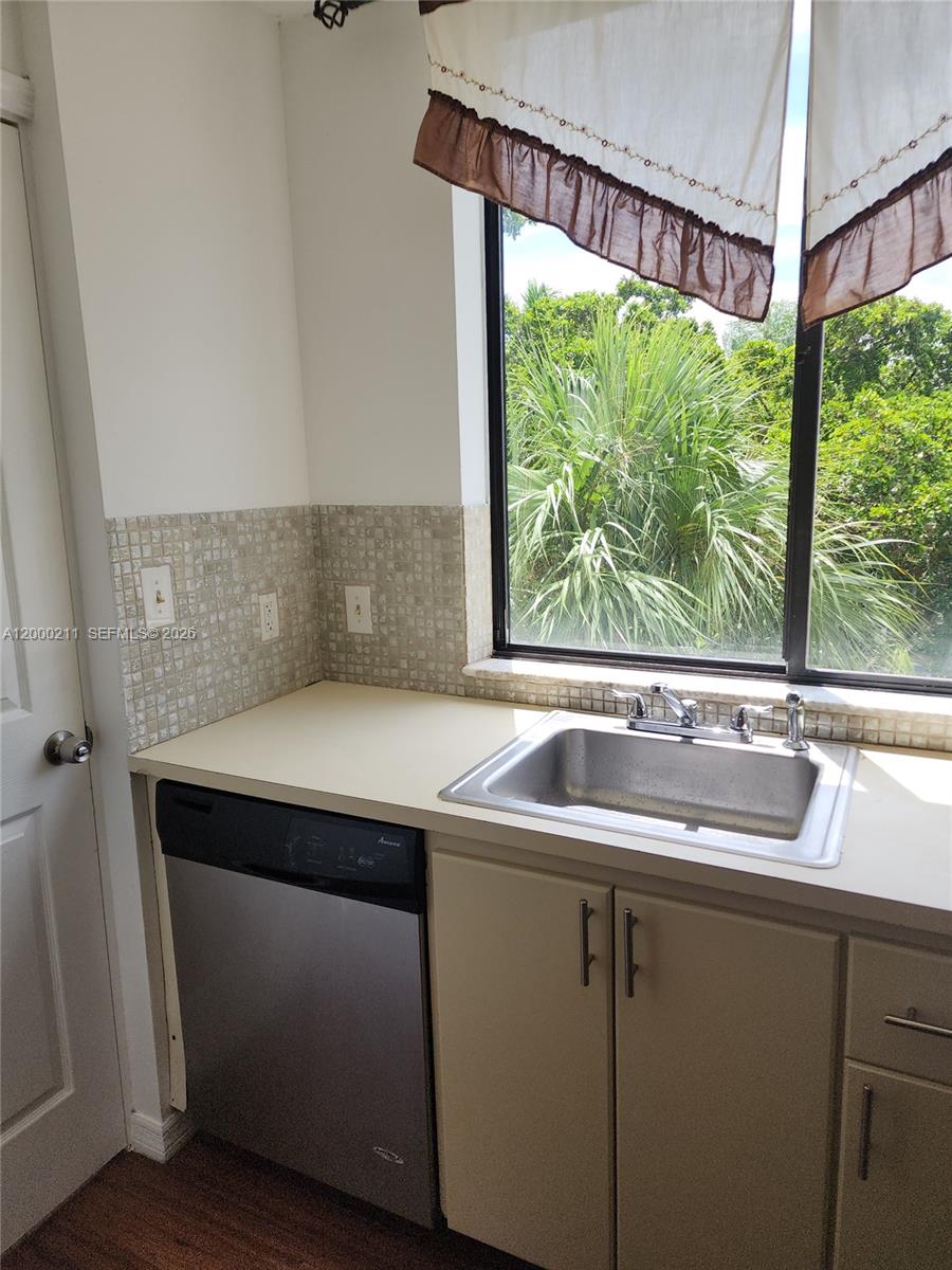 INVERRARY GARDENS CONDO I - Residential Lease