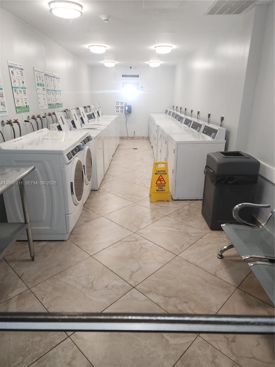 INVERRARY GARDENS CONDO I - Residential Lease