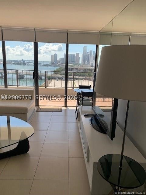 555 NE 15th St 14H