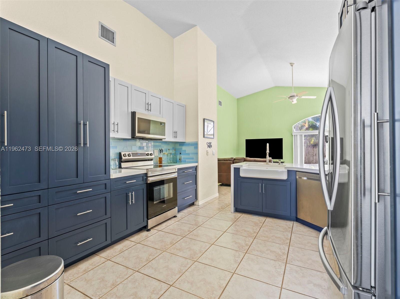 OAK CREEK SOUTH - Residential