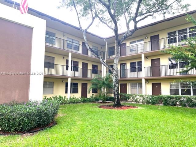 Rental Property at 13500 Sw 1st St 104U, Pembroke Pines, Miami-Dade County, Florida - Bedrooms: 2 
Bathrooms: 2  - $1,950 MO.