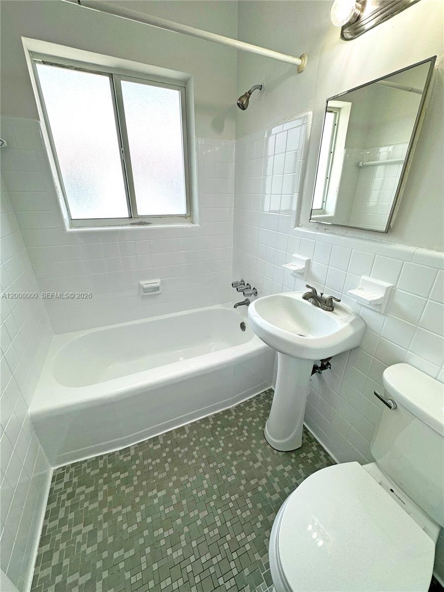 SHADOWLAWN - Residential Income