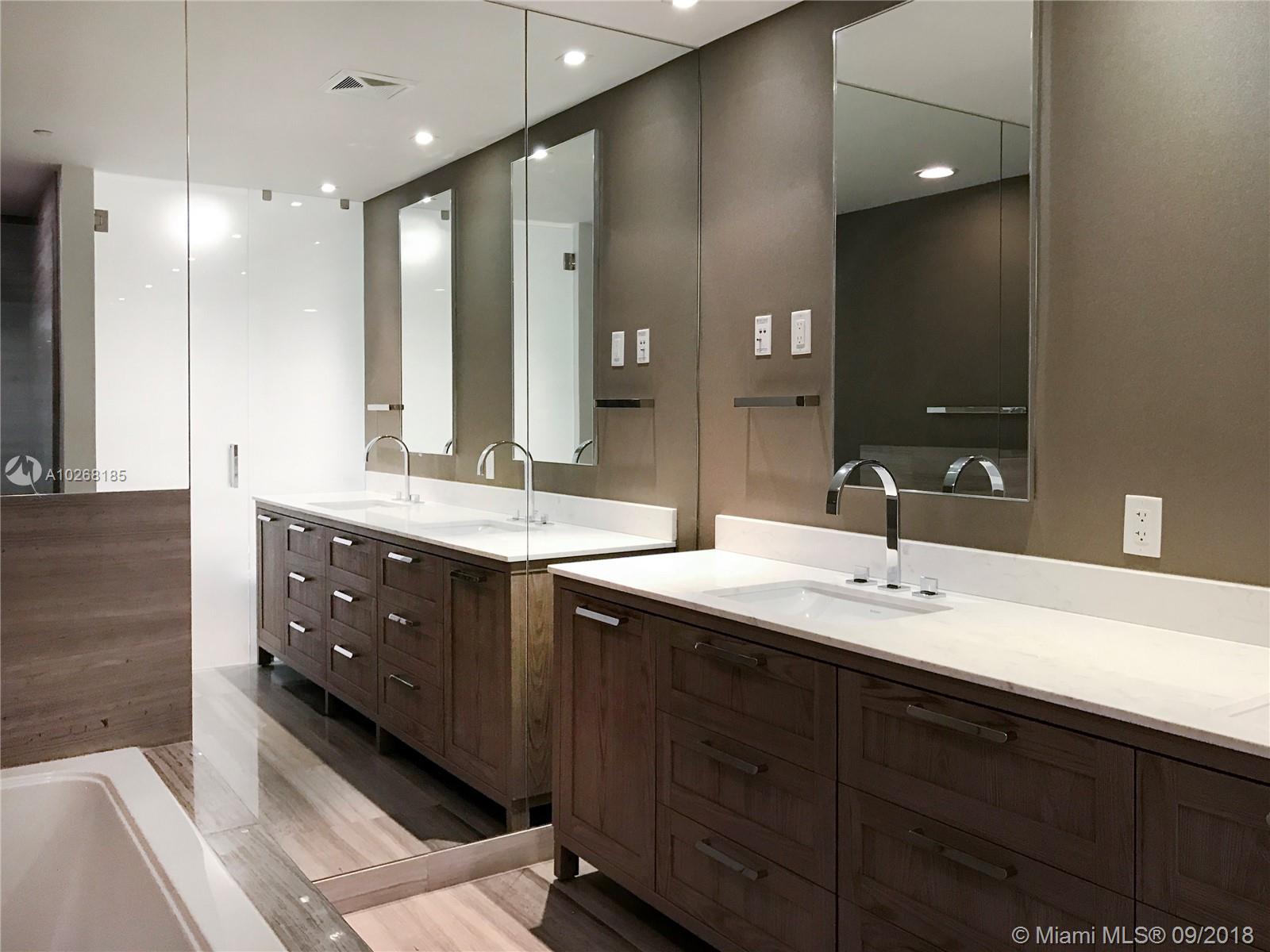 OCEANA KEY BISCAYNE - Residential