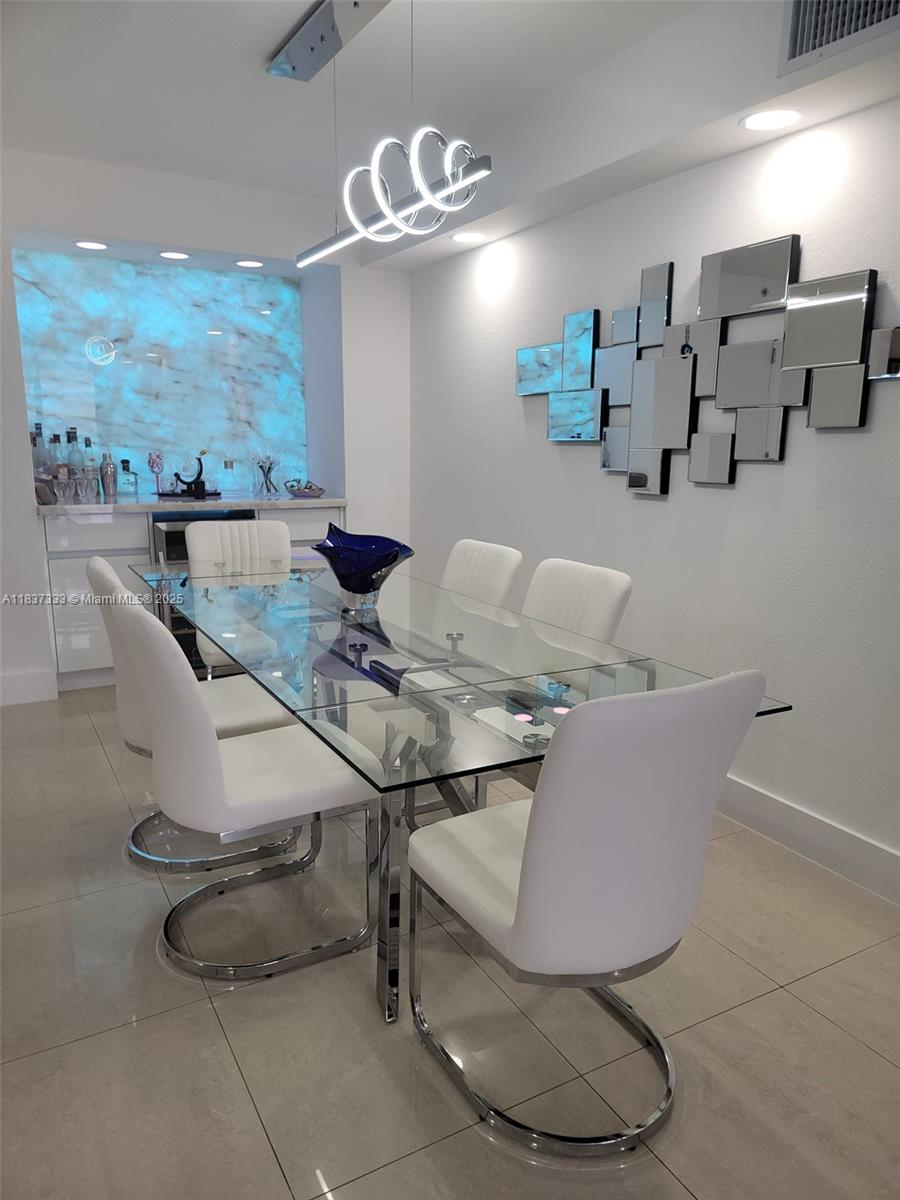 5701 Collins Ave 1512