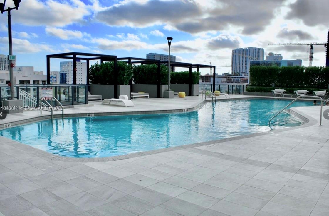 PARAISO BAYVIEWS CONDO - Residential