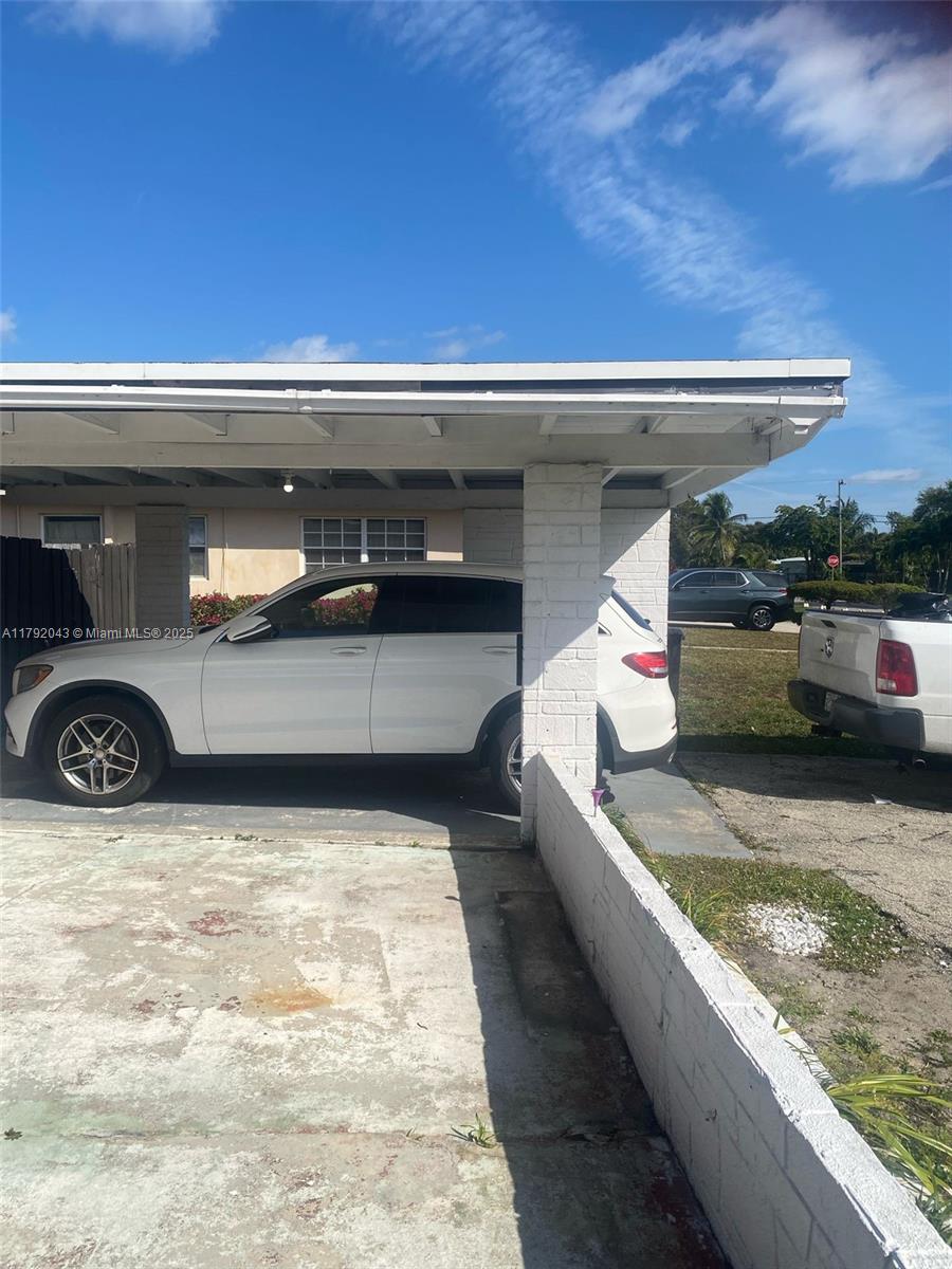 625 W Dayton Cir