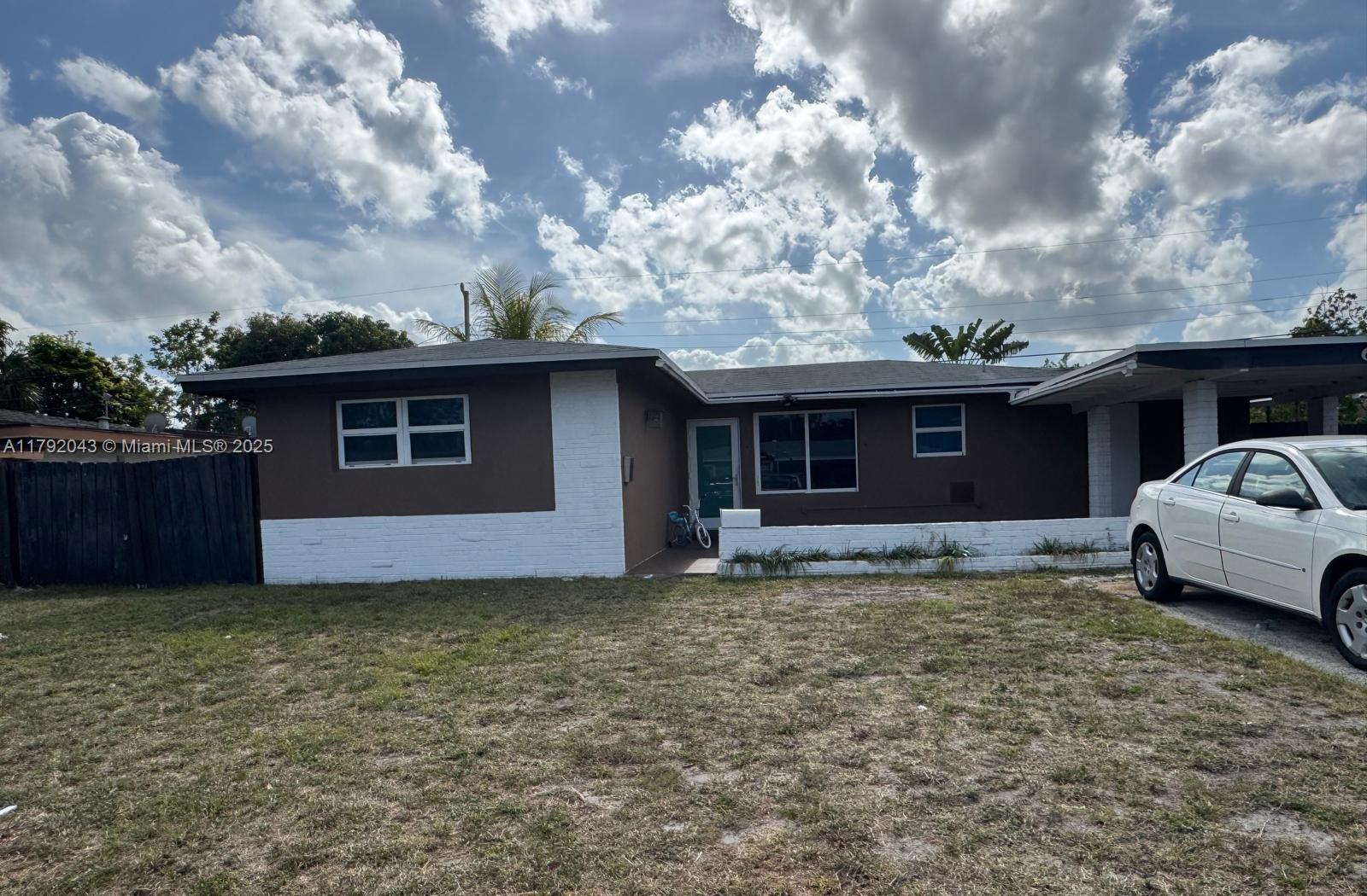 Property for Sale at 625 W Dayton Cir, Fort Lauderdale, Broward County, Florida - Bedrooms: 2 
Bathrooms: 2  - $549,000