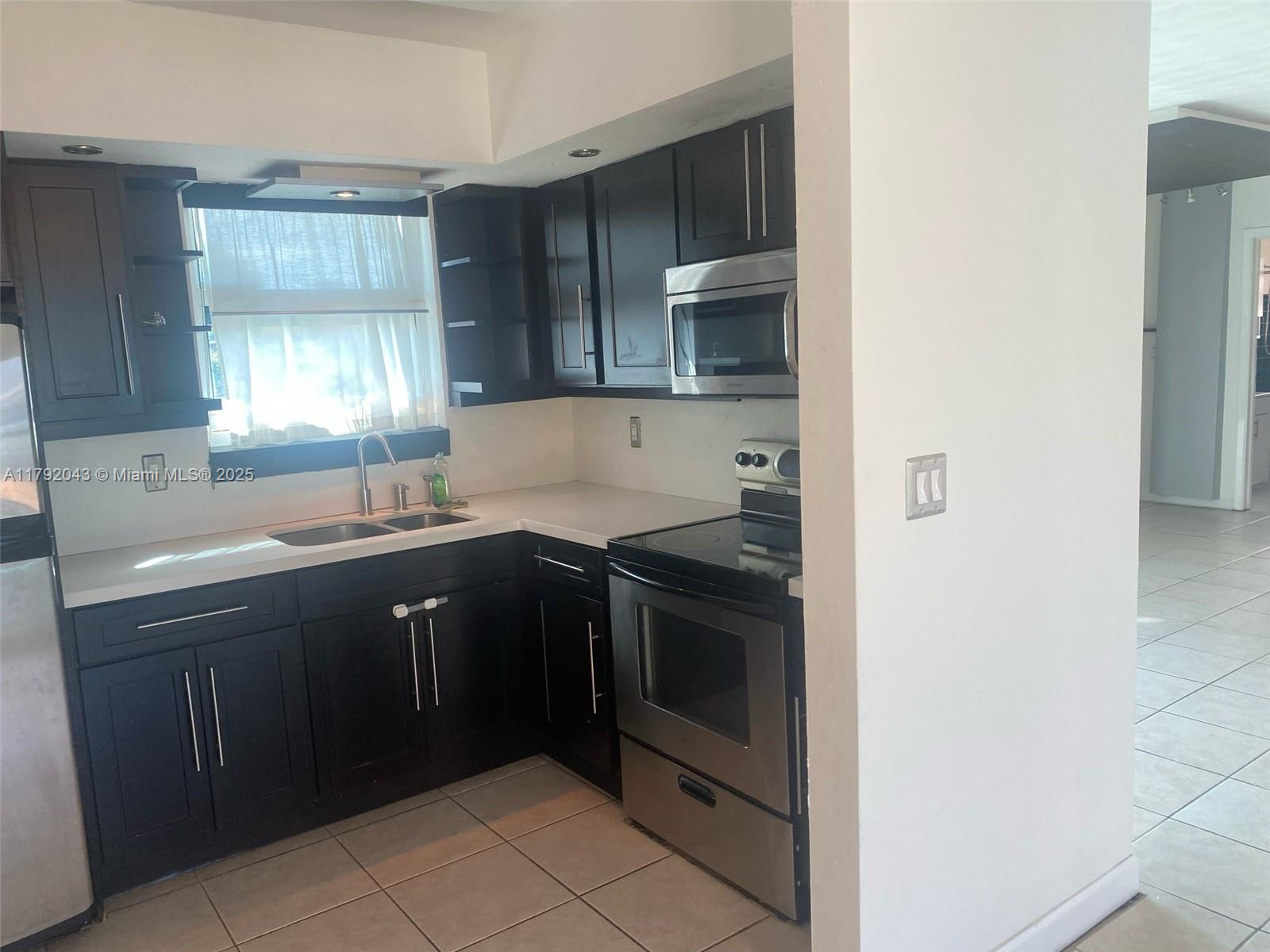 625 W Dayton Cir