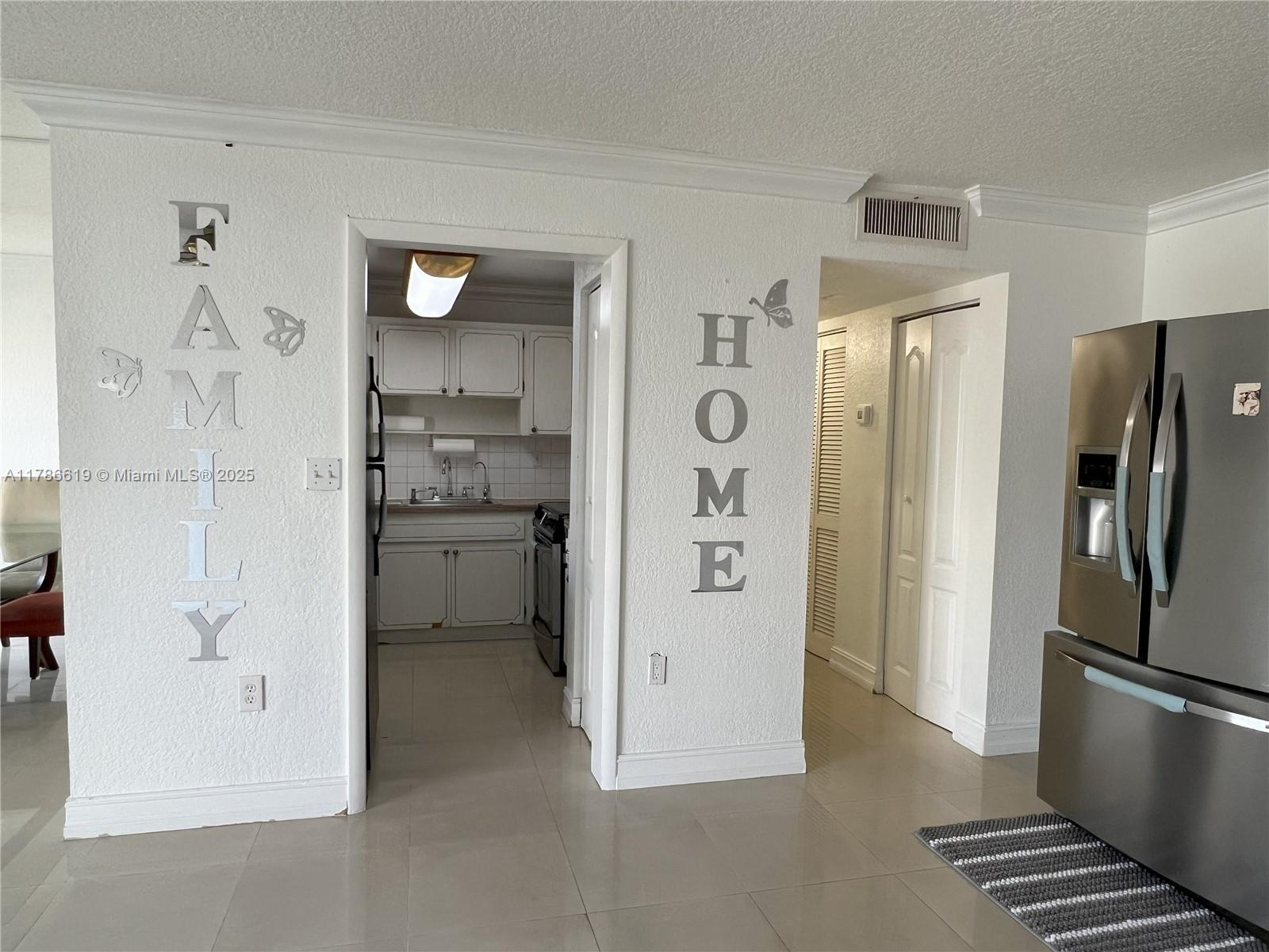 CARIBBEAN HOUSE CONDO - Residential