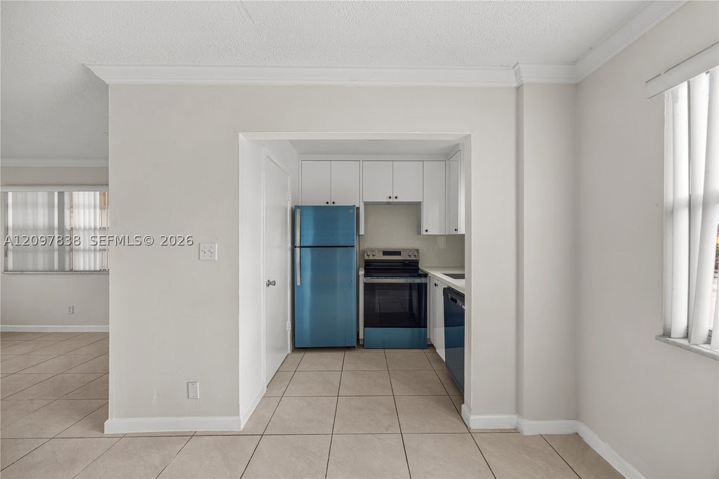 Photo of 4933 Hollywood Blvd #206, Hollywood, FL 33021 (MLS # A12097838)