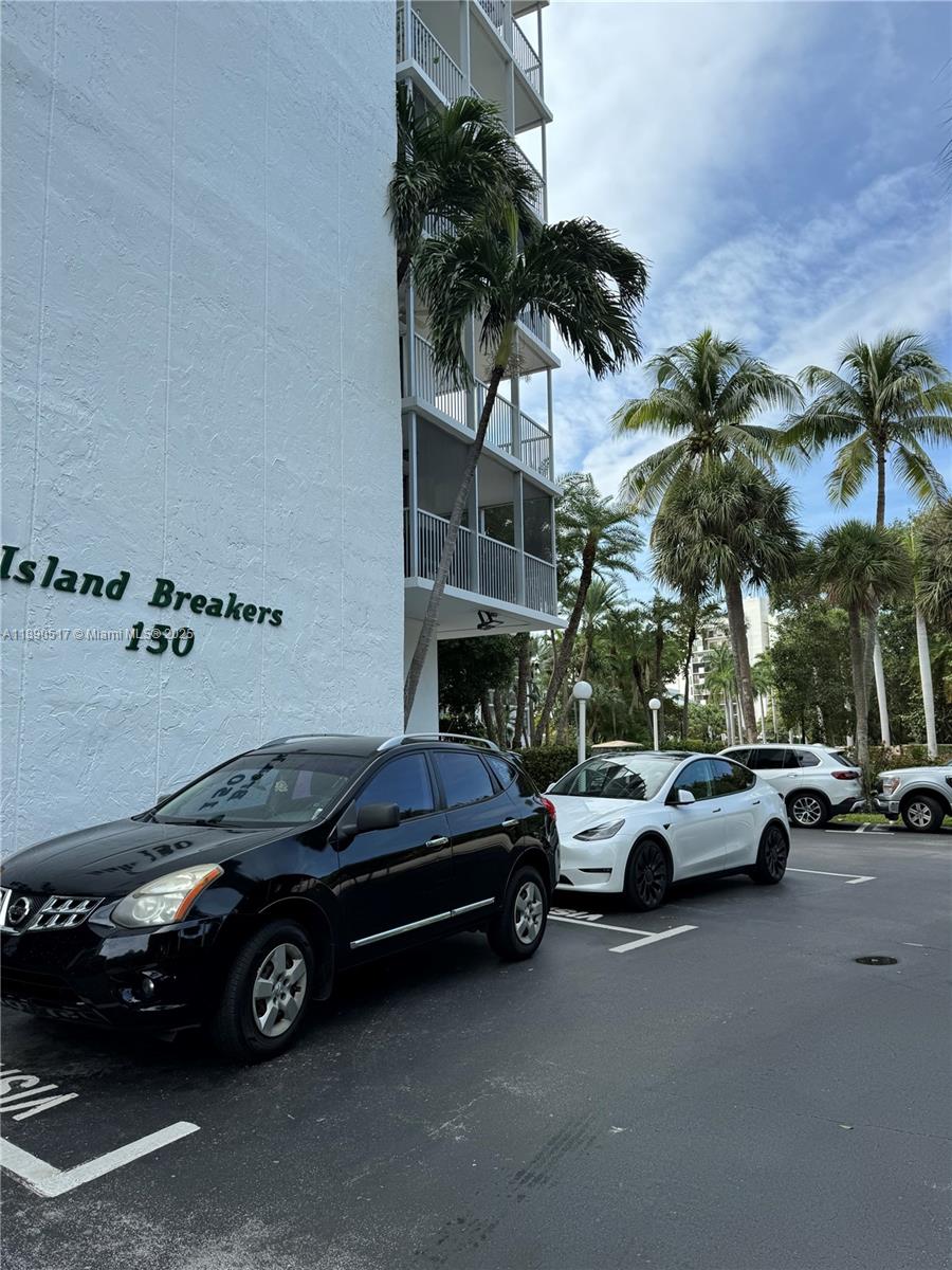 ISLAND BREAKERS CONDO - Residential Lease