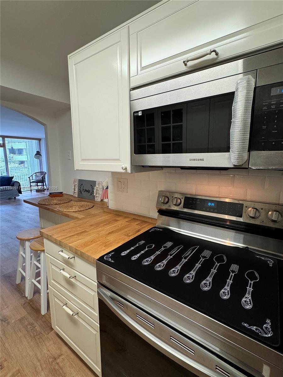 ISLAND BREAKERS CONDO - Residential Lease
