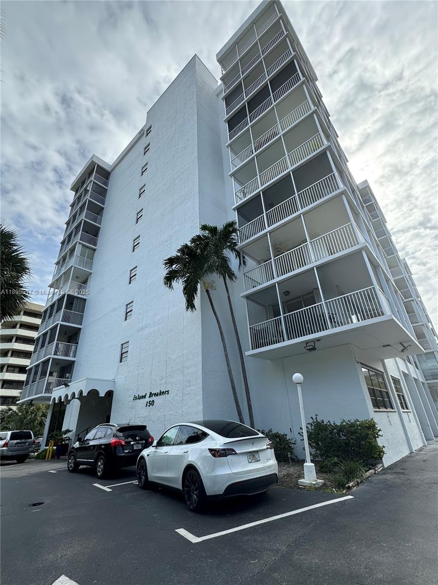 ISLAND BREAKERS CONDO - Residential Lease