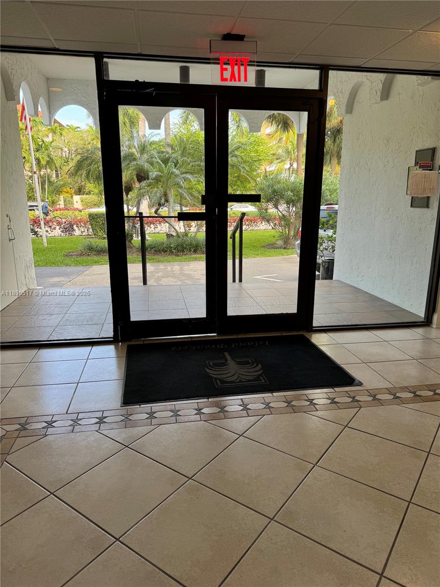 ISLAND BREAKERS CONDO - Residential Lease