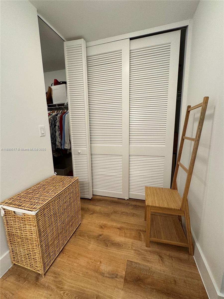 ISLAND BREAKERS CONDO - Residential Lease