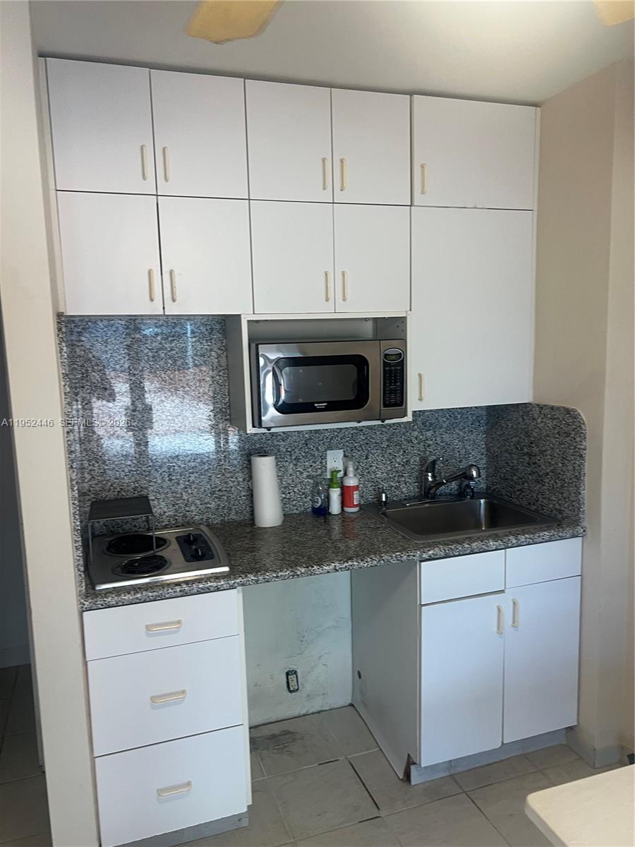 9801 Collins Ave CAB6