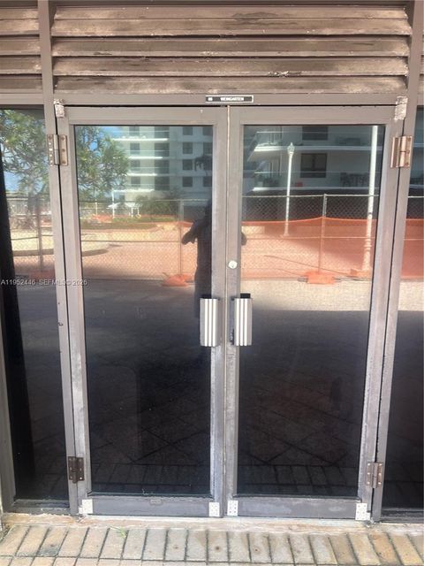 9801 Collins Ave CAB6 Bal Harbour FL 33154