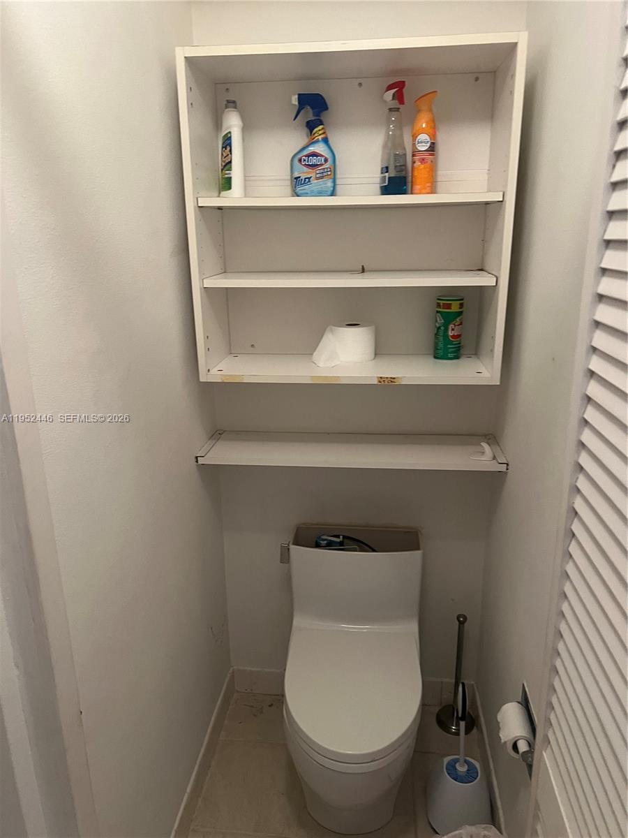 9801 Collins Ave CAB6