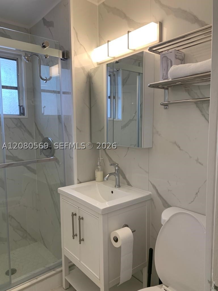 545 Michigan Ave 6