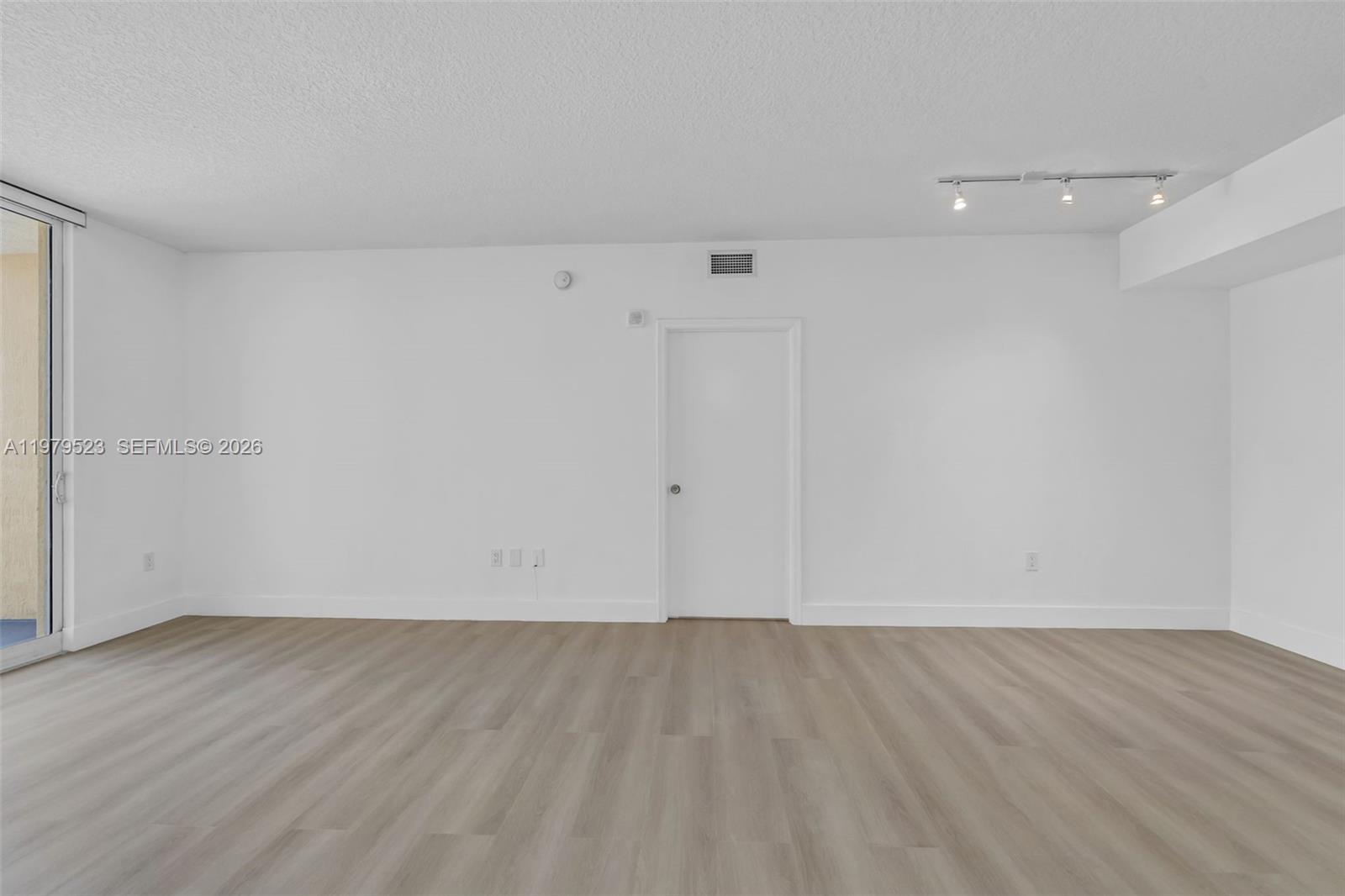 VENTURE AT AVENTURA EAST - Residential