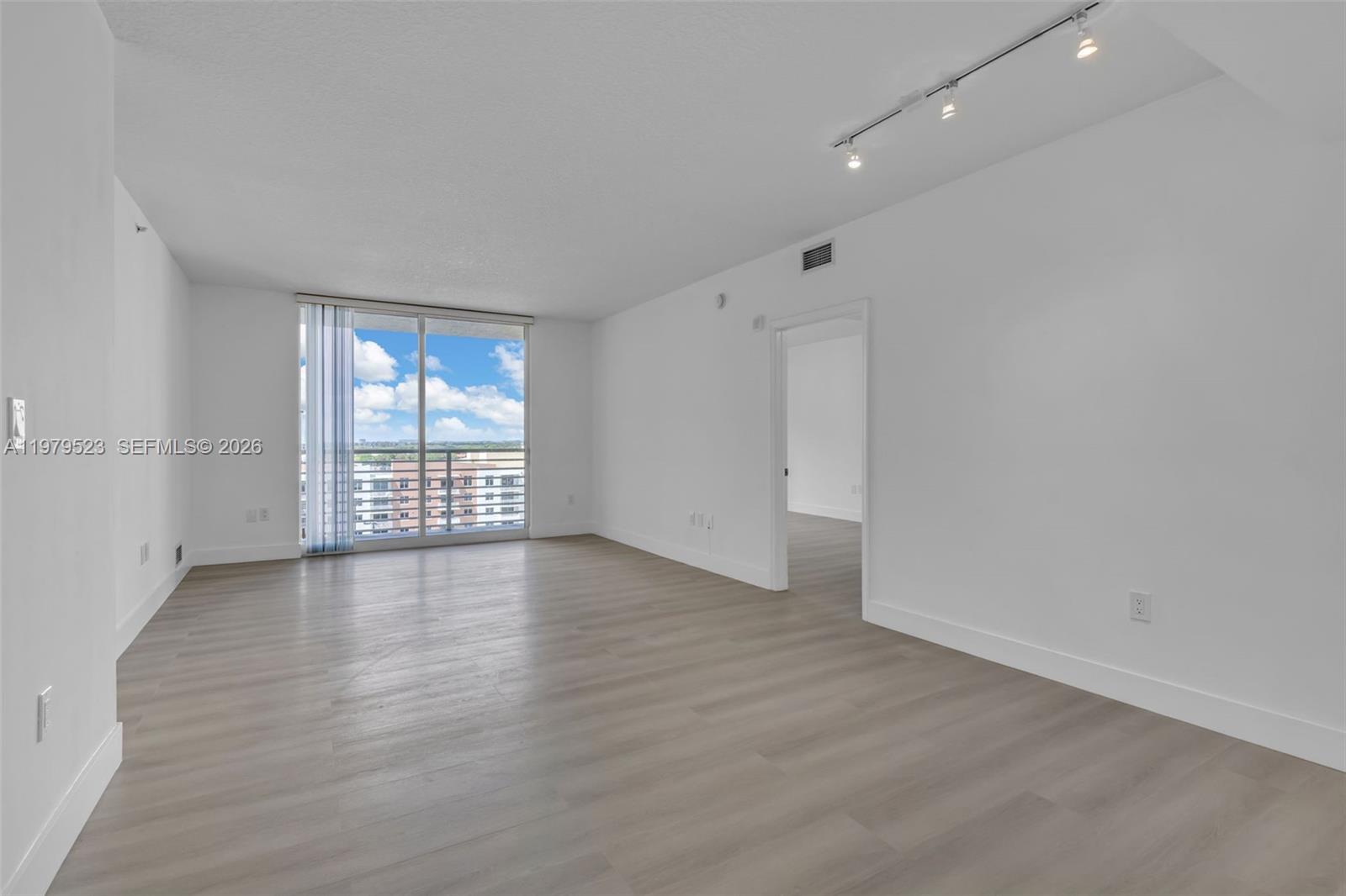 VENTURE AT AVENTURA EAST - Residential