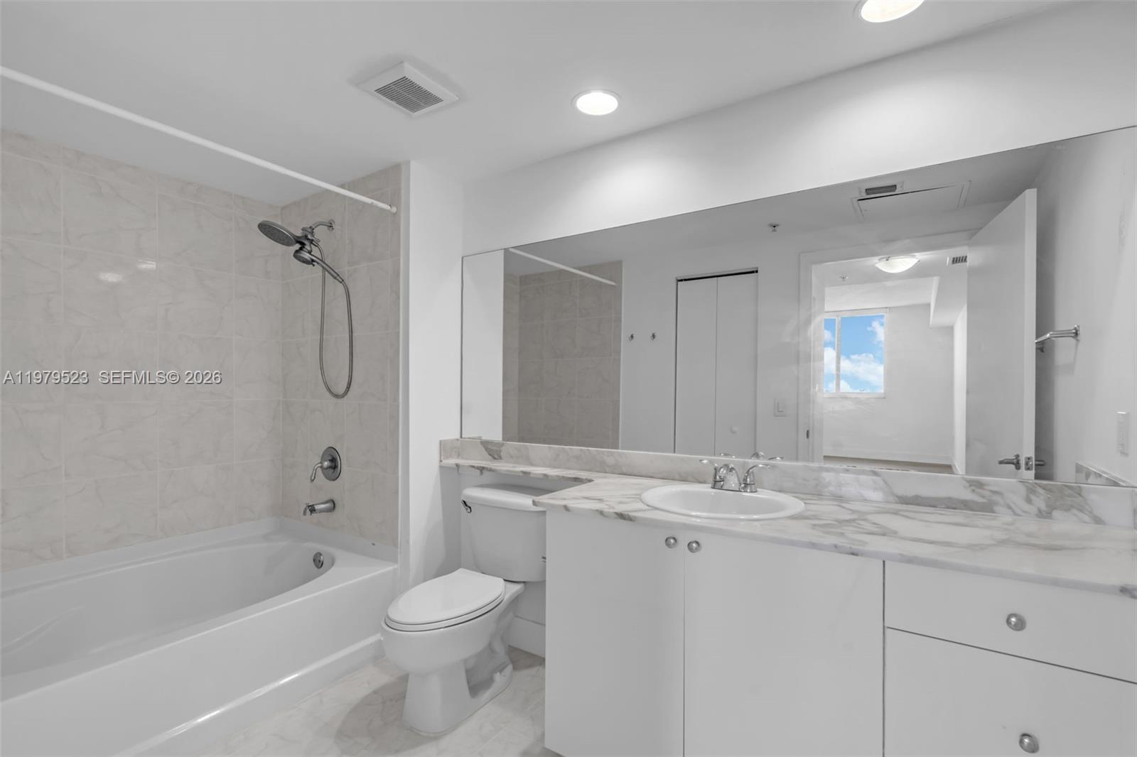 VENTURE AT AVENTURA EAST - Residential