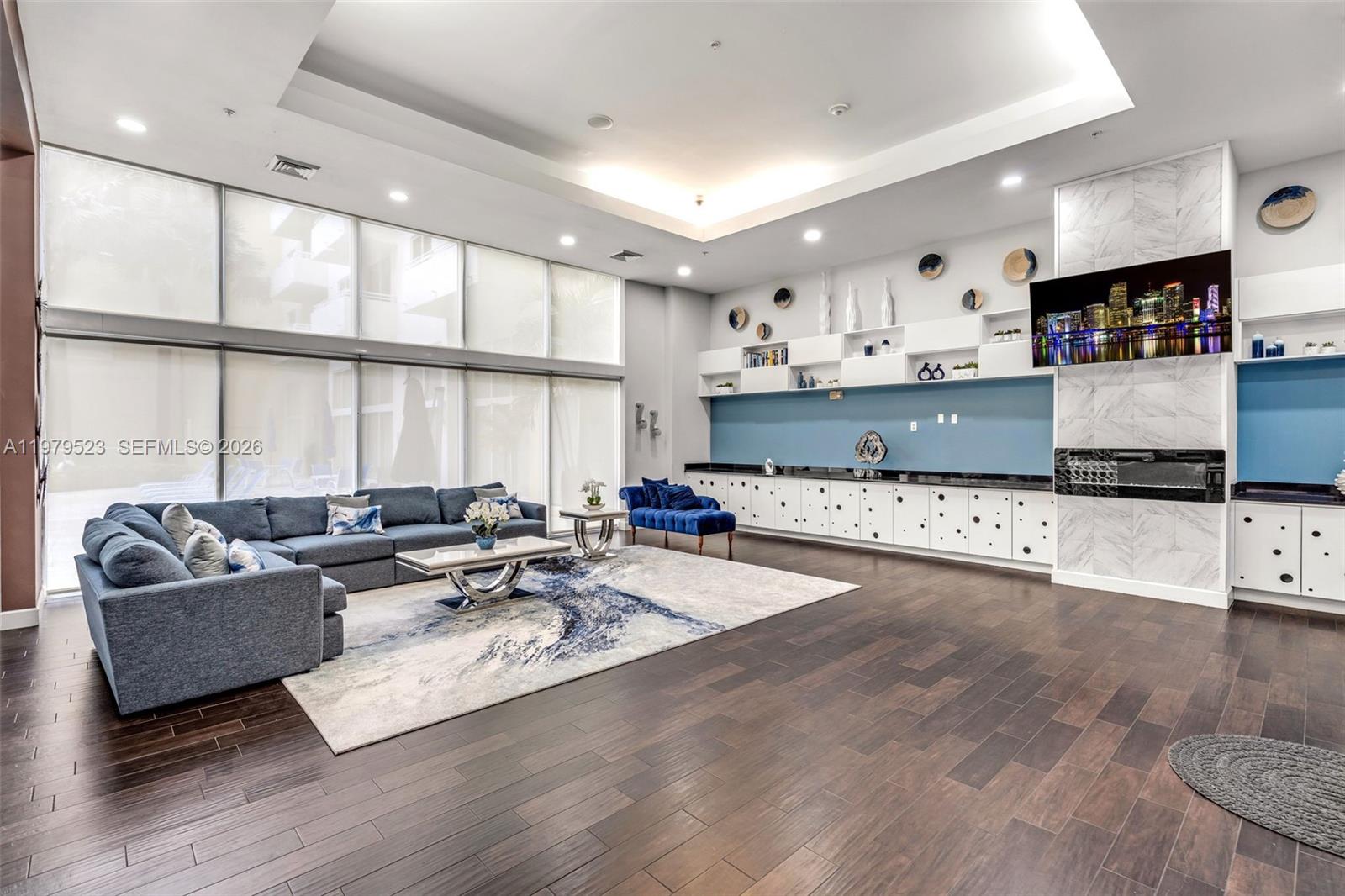 VENTURE AT AVENTURA EAST - Residential