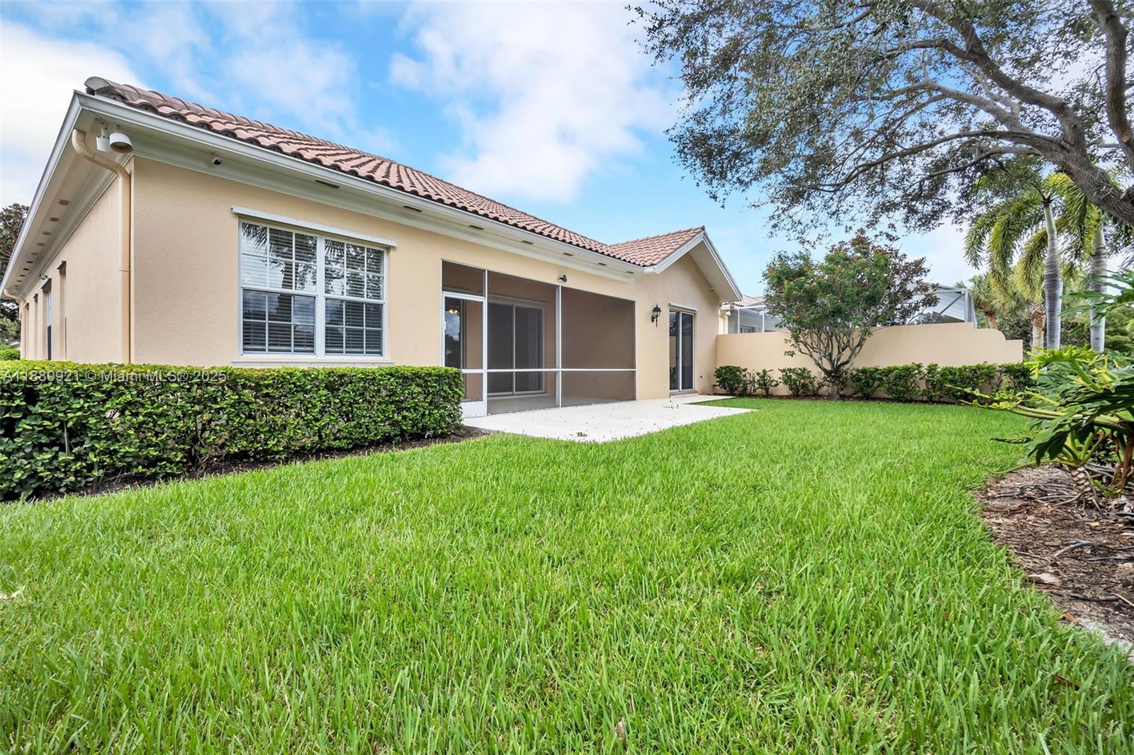VILLAGEWALK OF WELLINGTON - Residential Lease