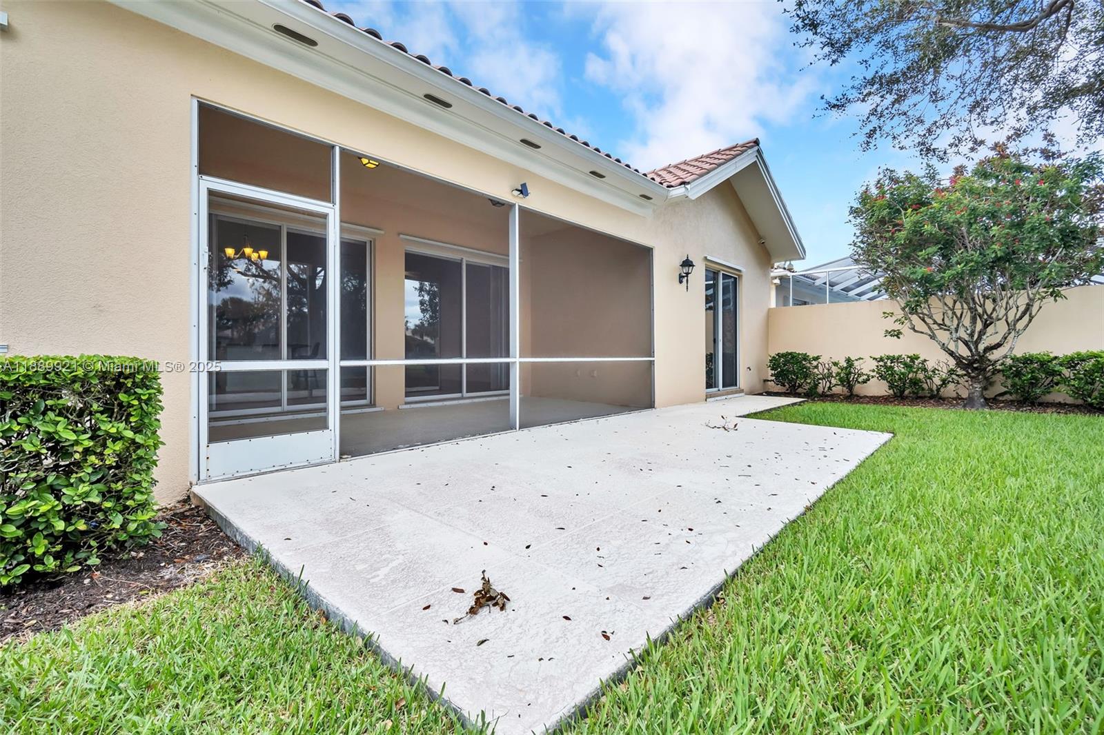 VILLAGEWALK OF WELLINGTON - Residential Lease