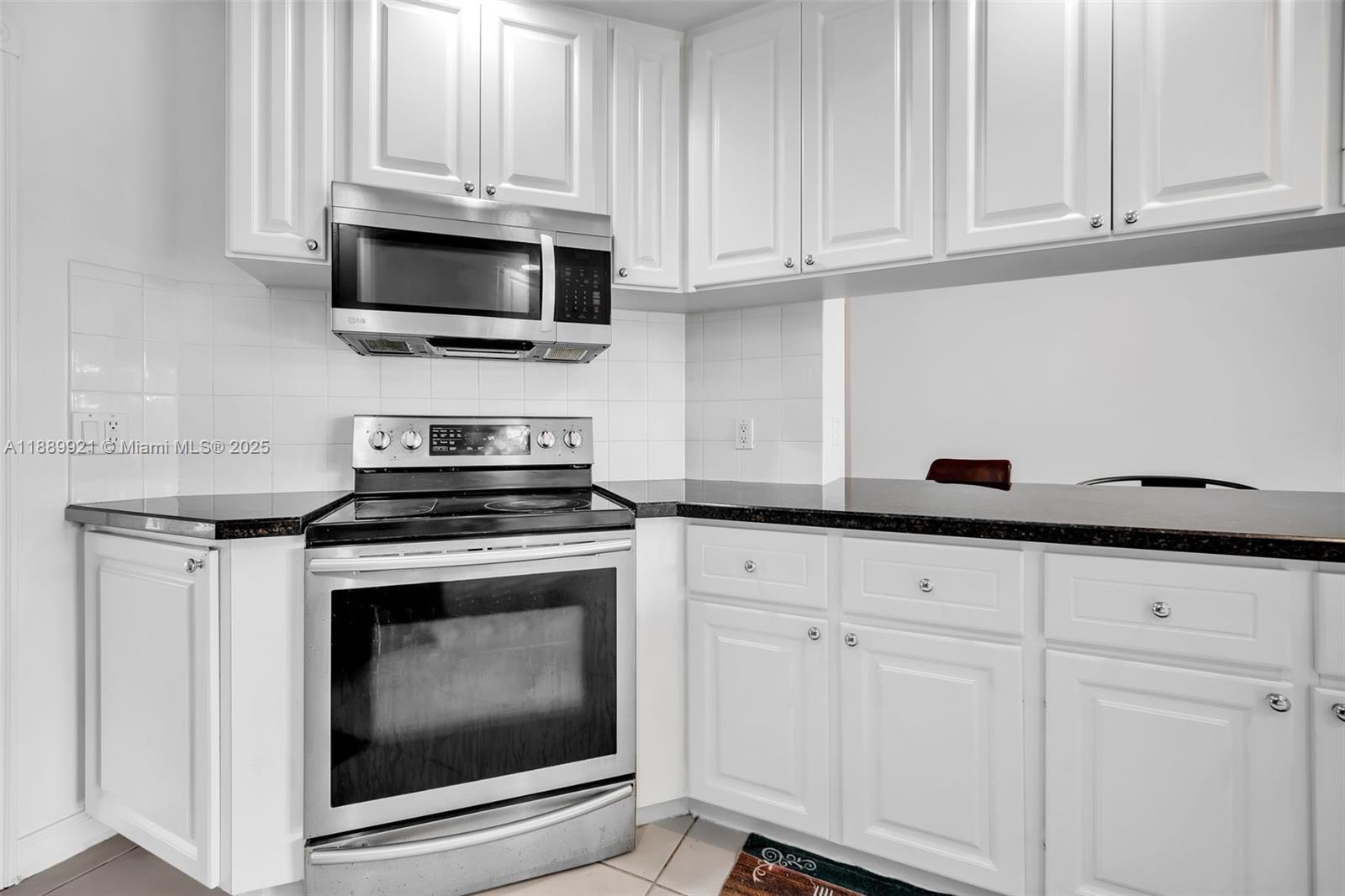 VILLAGEWALK OF WELLINGTON - Residential Lease