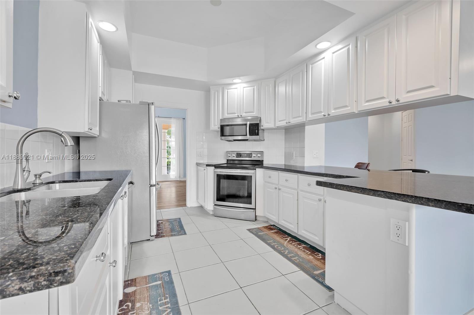 VILLAGEWALK OF WELLINGTON - Residential Lease
