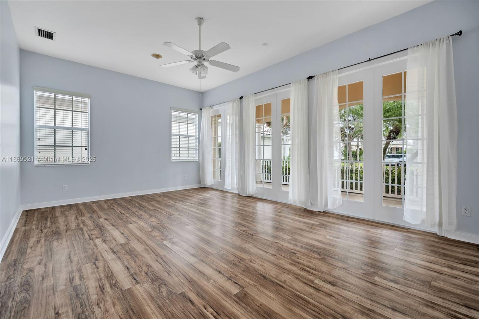 VILLAGEWALK OF WELLINGTON - Residential Lease