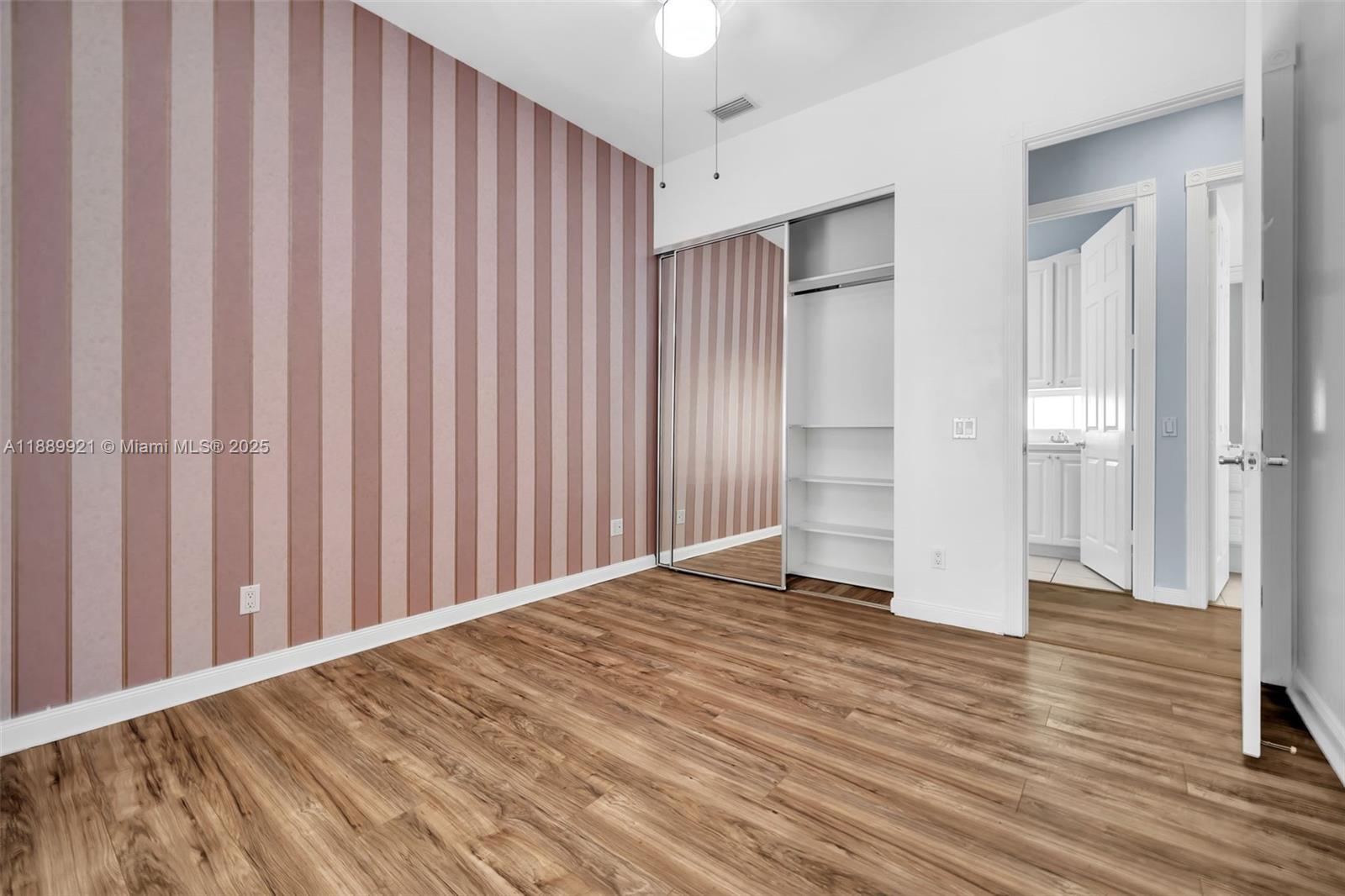 VILLAGEWALK OF WELLINGTON - Residential Lease