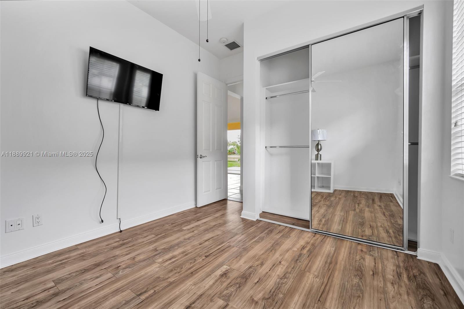 VILLAGEWALK OF WELLINGTON - Residential Lease