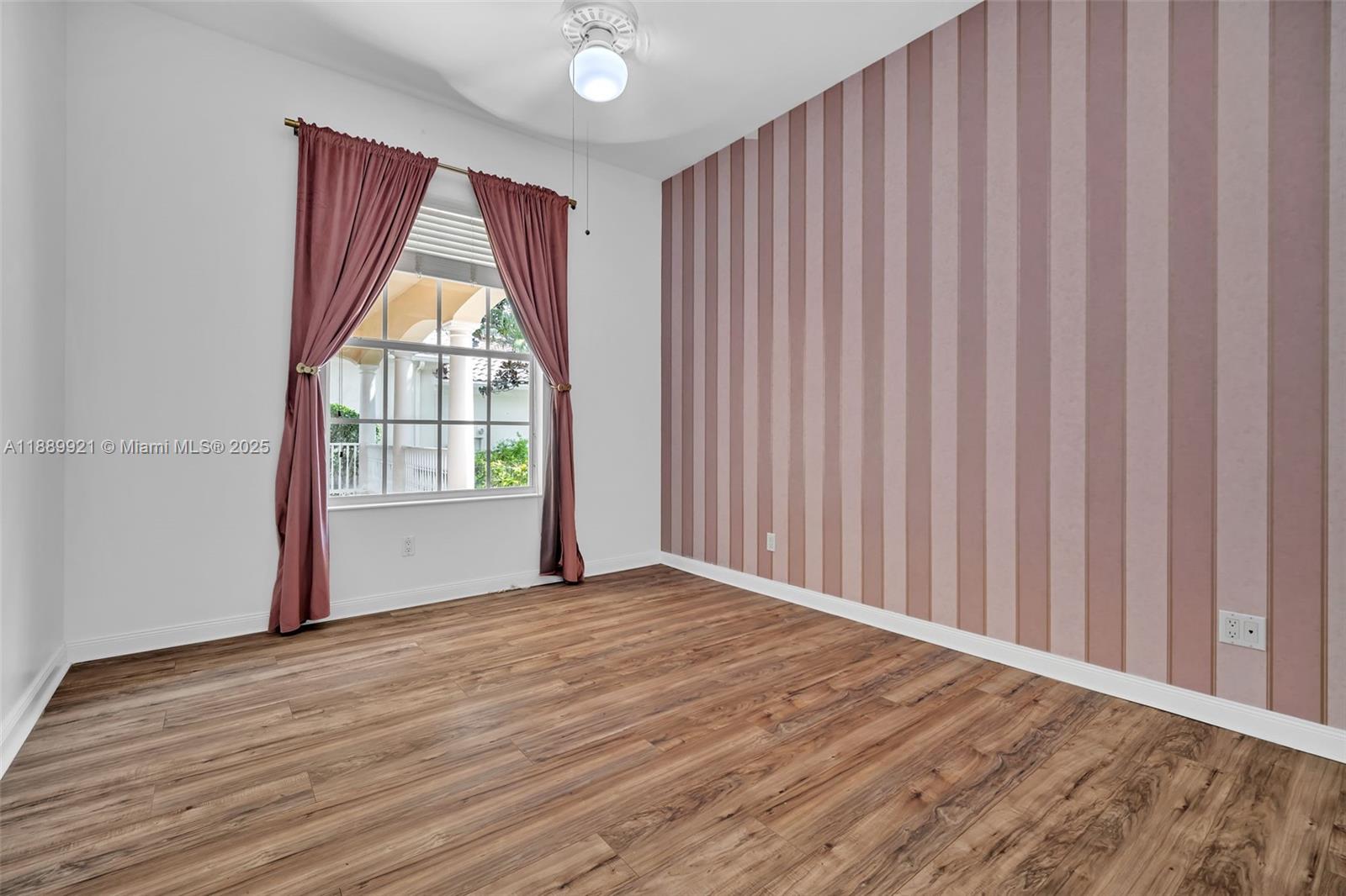 VILLAGEWALK OF WELLINGTON - Residential Lease