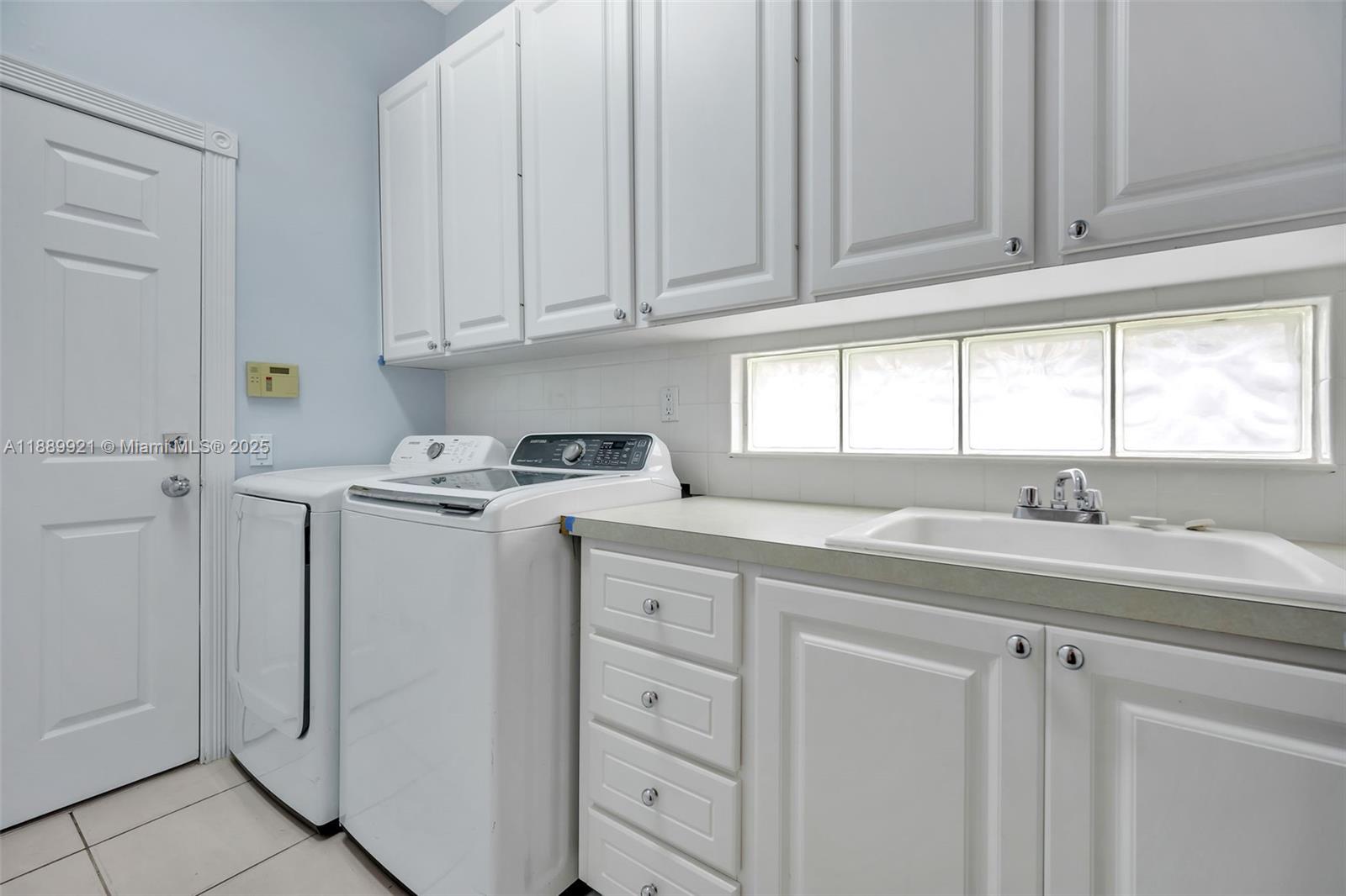 VILLAGEWALK OF WELLINGTON - Residential Lease