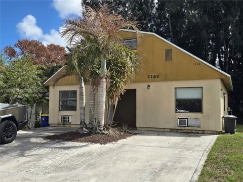 3162 SE Hawthorne St Stuart FL 34997