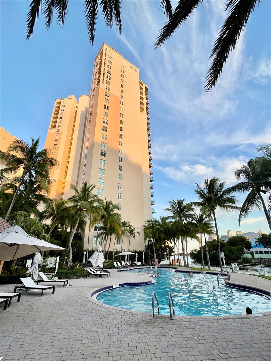 AVENTURA MARINA CONDO NUM - Residential