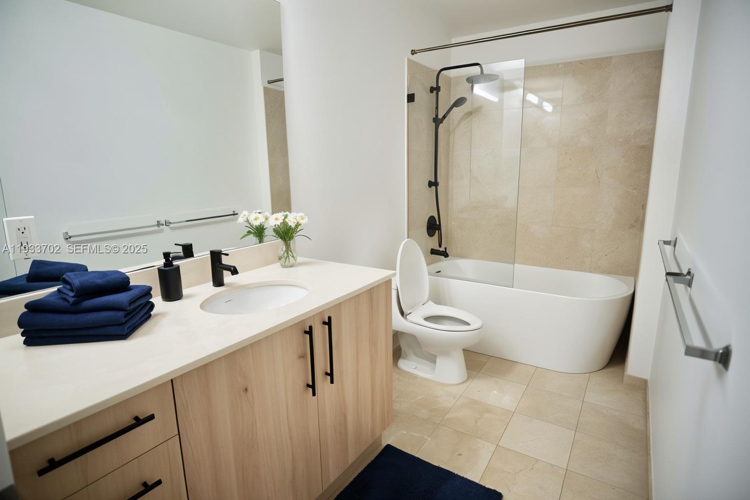 AVENTURA MARINA CONDO NUM - Residential