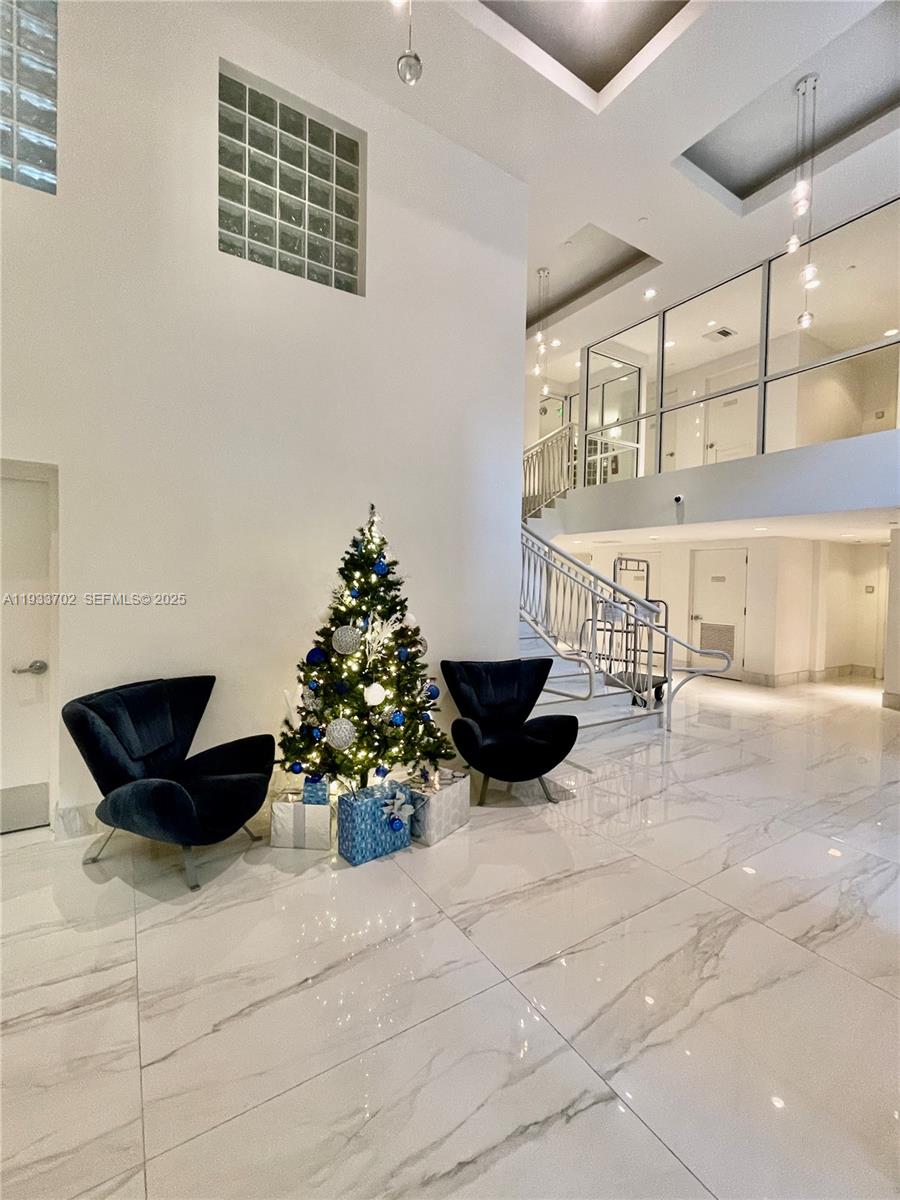 AVENTURA MARINA CONDO NUM - Residential